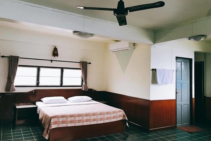 Room 6 of 54
