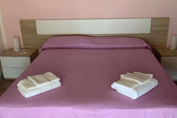 Room 2 of 38