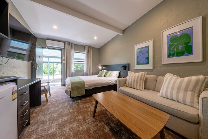 Room 3 of 42