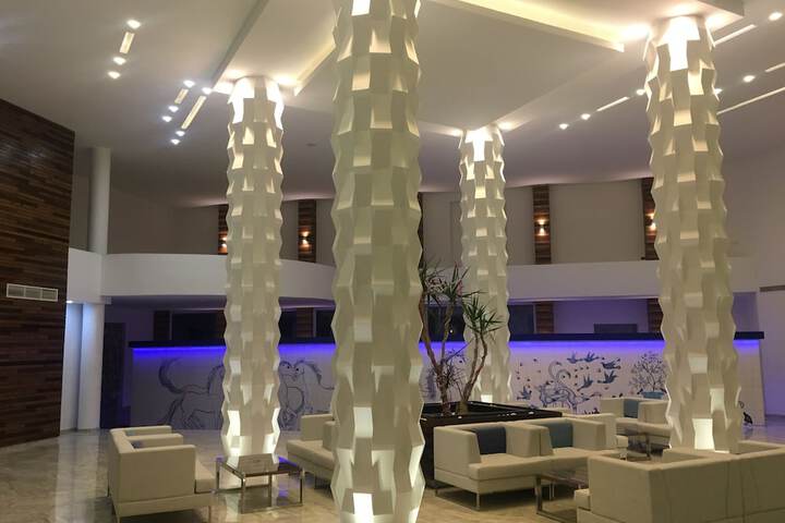 Hotel Interior 9 of 71