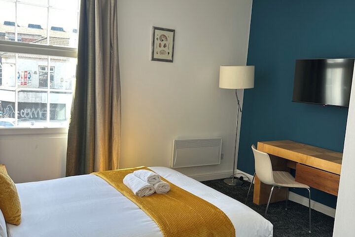 Room 11 of 21