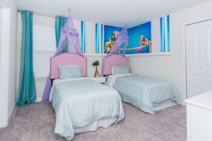 Room 51 of 73