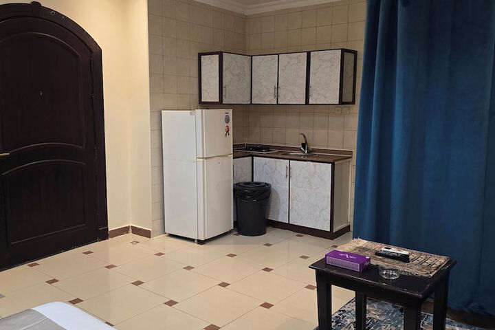 Room 17 of 40
