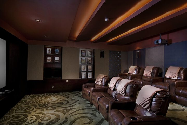 Room 6 of 125
