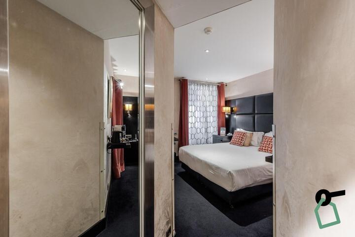 Room 49 of 127