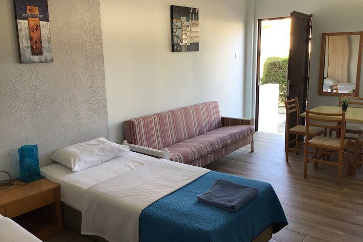 Room 10 of 38
