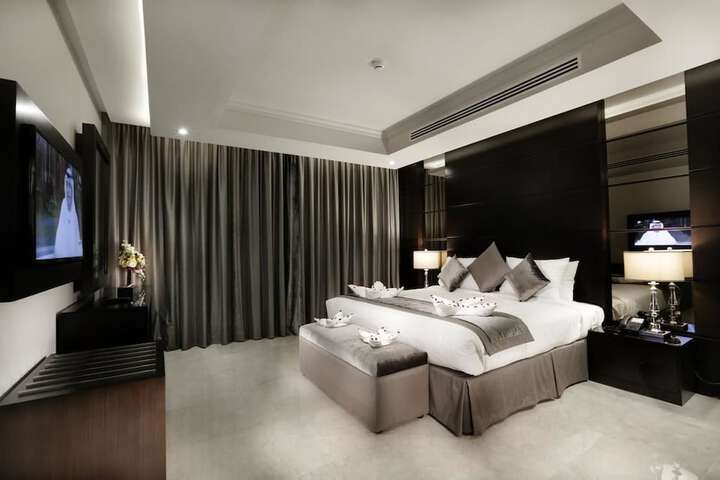 Room 7 of 24