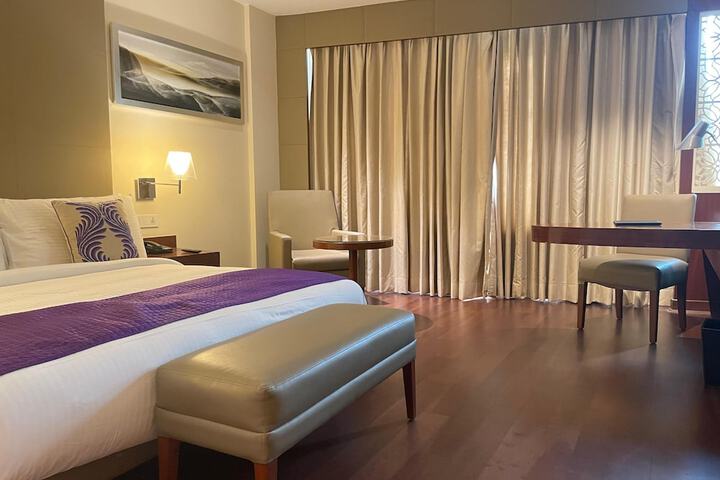 Room 53 of 97