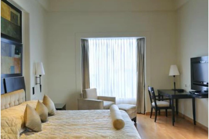 Room 5 of 63