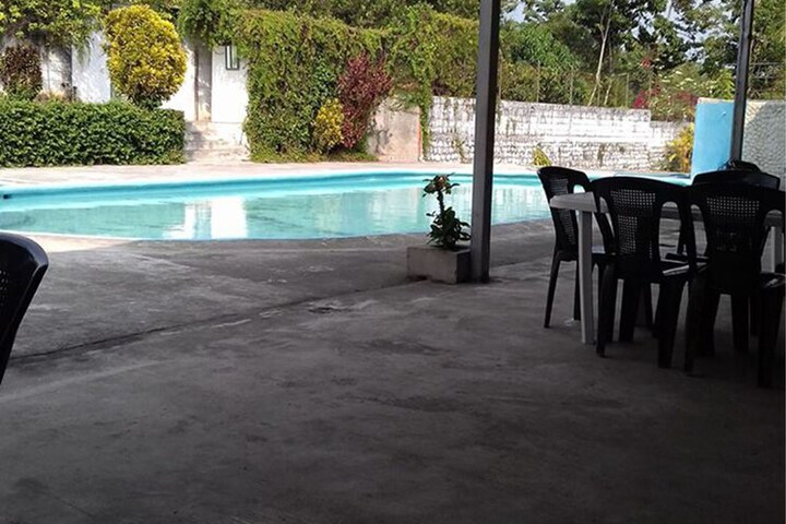 Pool 5 of 10