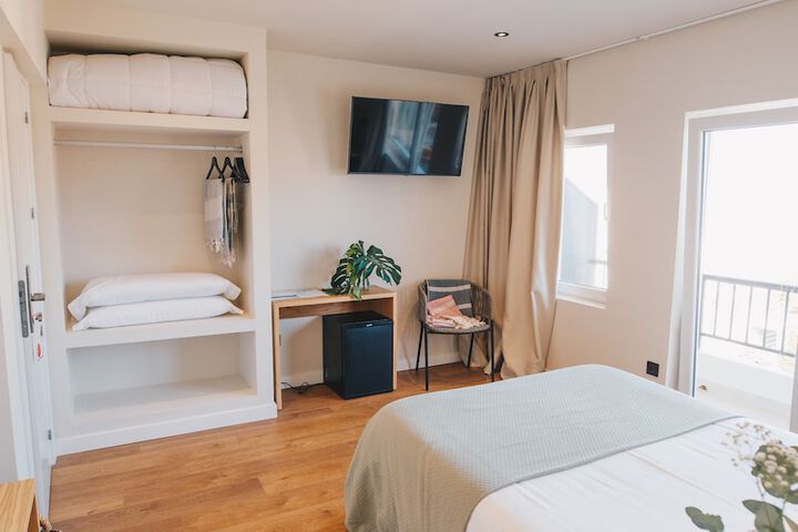 Room 6 of 19