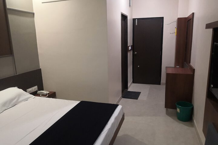 Room 6 of 51