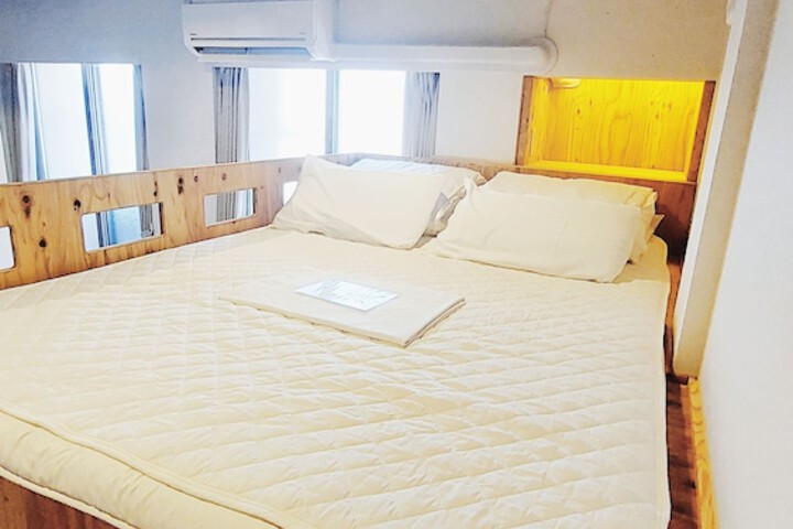 Room 8 of 50