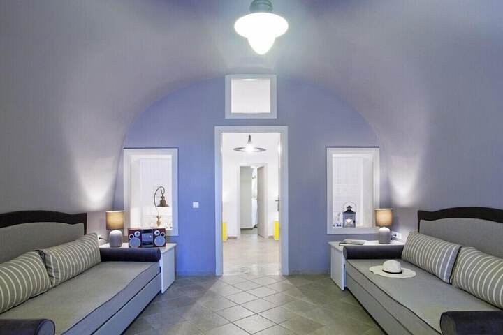 Room 7 of 16