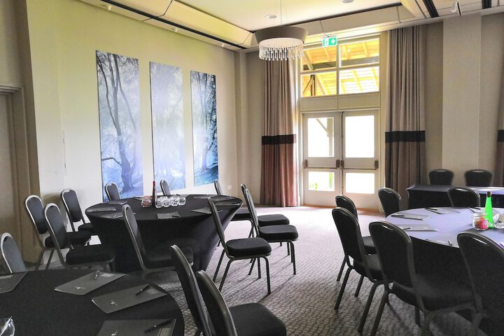 Business Center 52 of 60