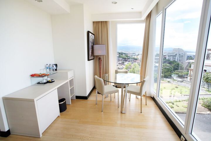 Room 16 of 43