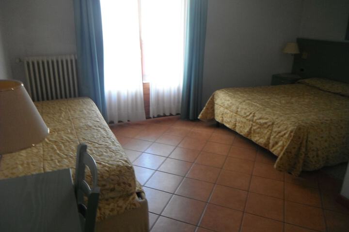 Room 5 of 79