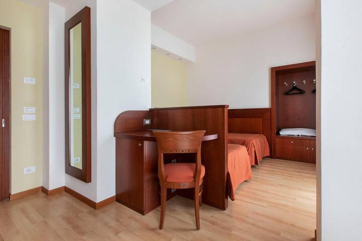 Room 19 of 49