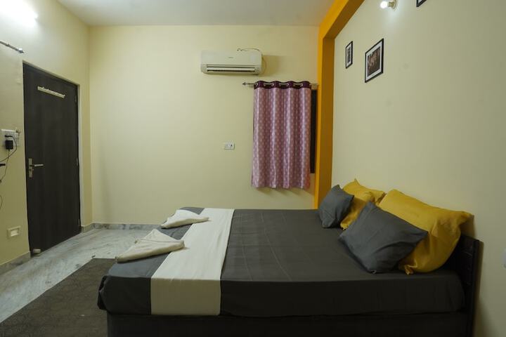 Room 6 of 26