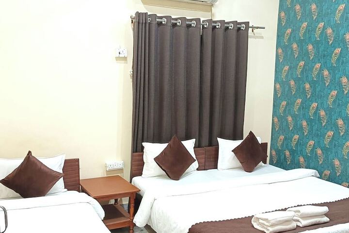 Room 10 of 24