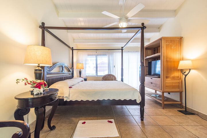 Room 4 of 35