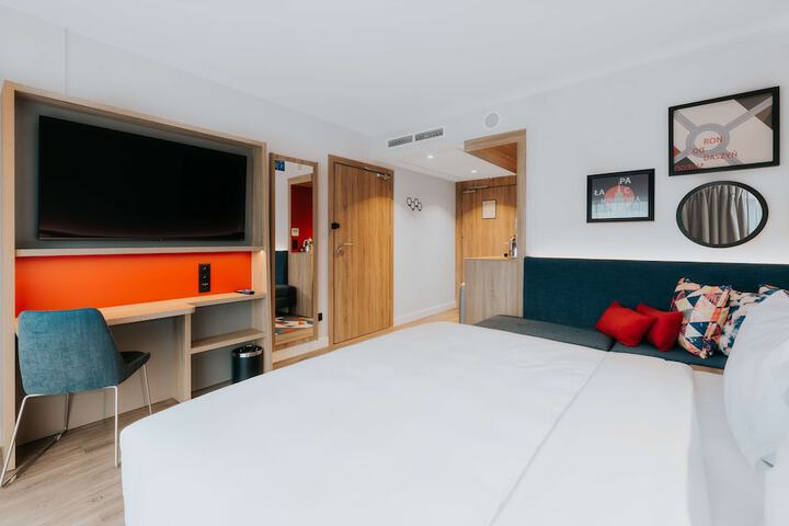Room 46 of 117