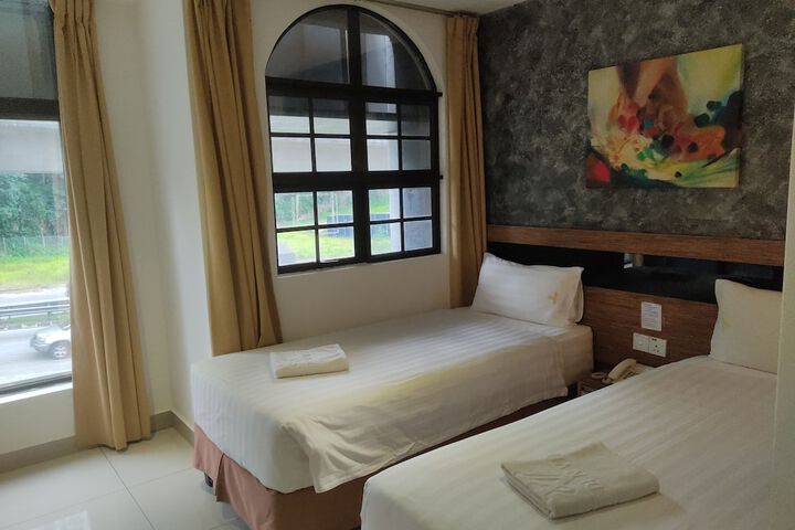 Room 19 of 32