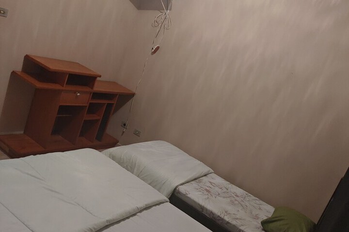 Room 24 of 33