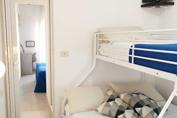 Room 16 of 62