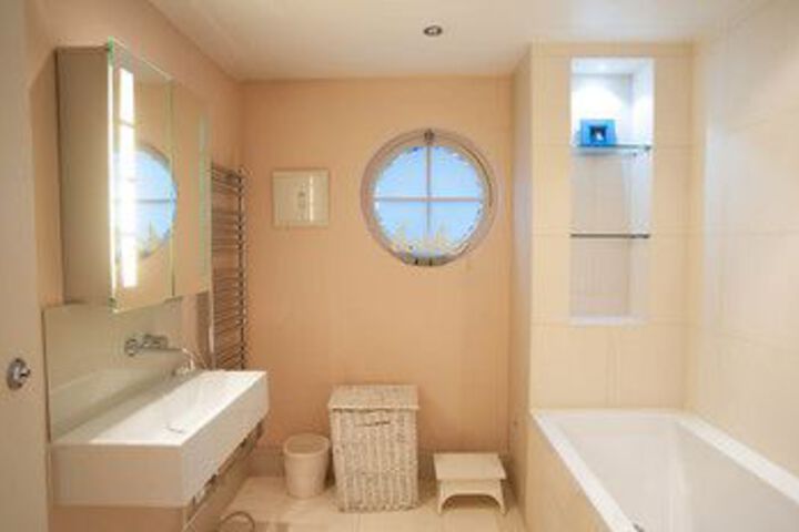 Room 4 of 21