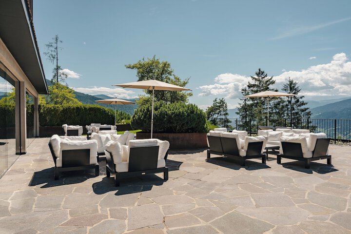 Sundeck 73 of 86