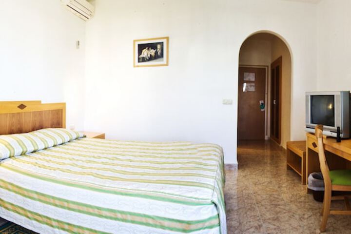Room 10 of 53