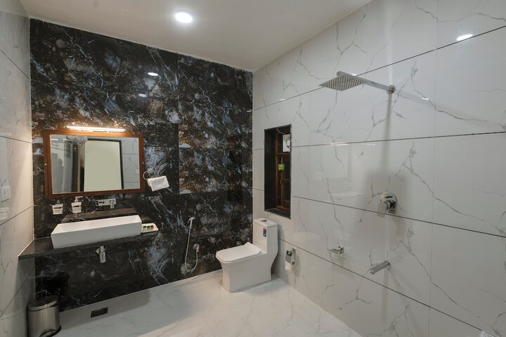 Room 6 of 31