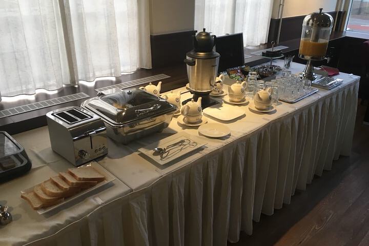 Breakfast/Coffee Service 27 of 31