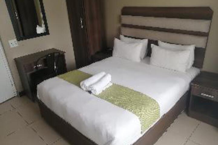 Room 17 of 46