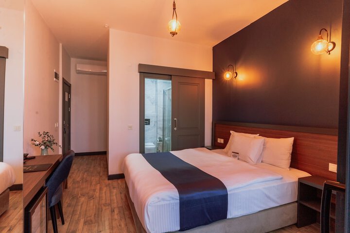 Room 21 of 62