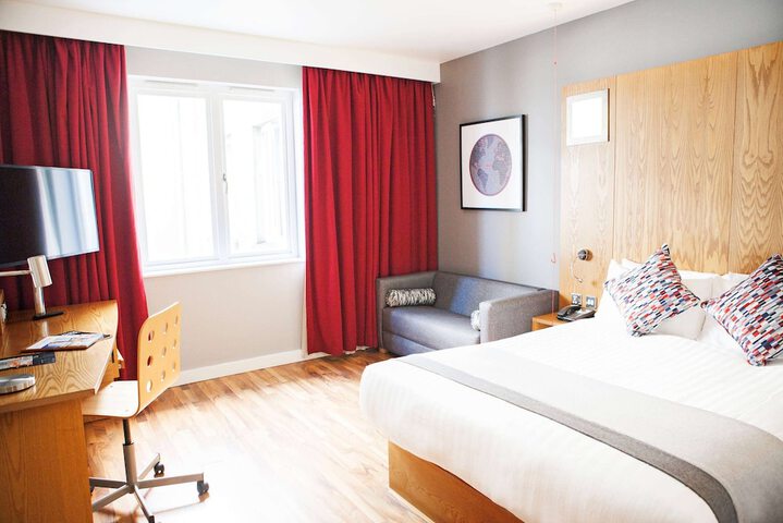 Room 15 of 46