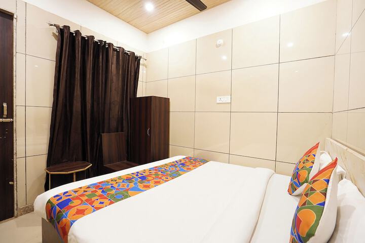 Room 15 of 35