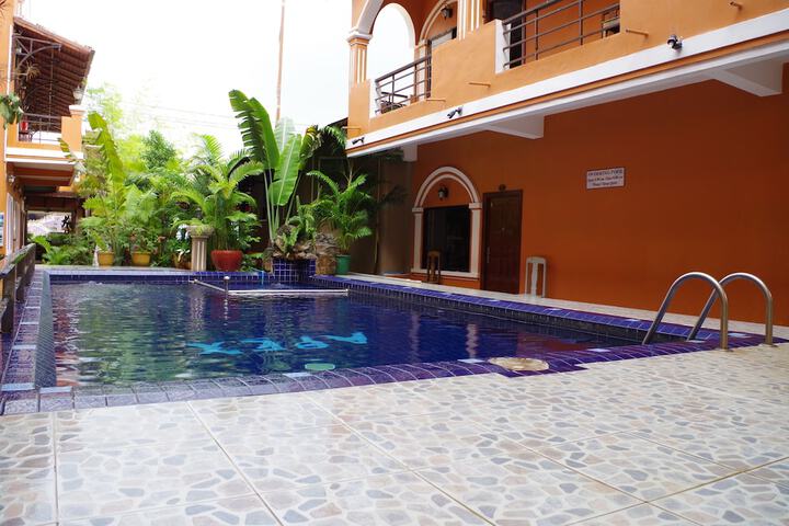 Pool Hotel