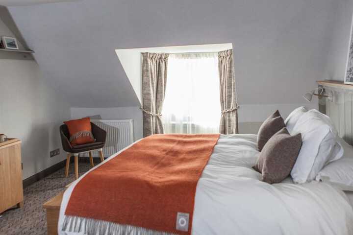 Room 10 of 40