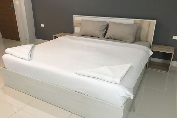 Room 6 of 68