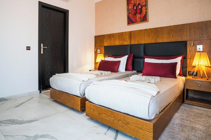 Room 6 of 39