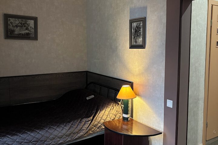 Room 7 of 28