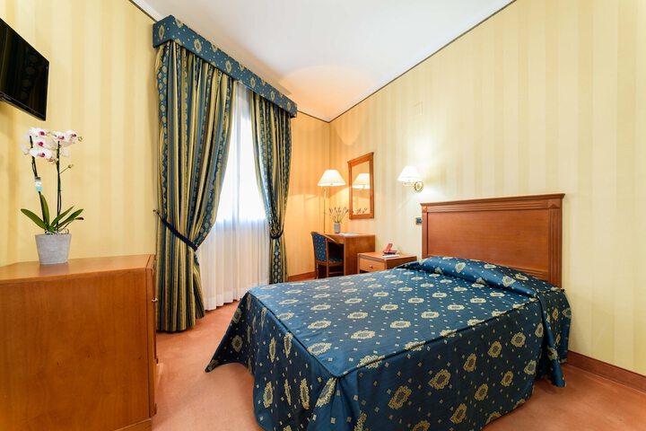 Room 15 of 61