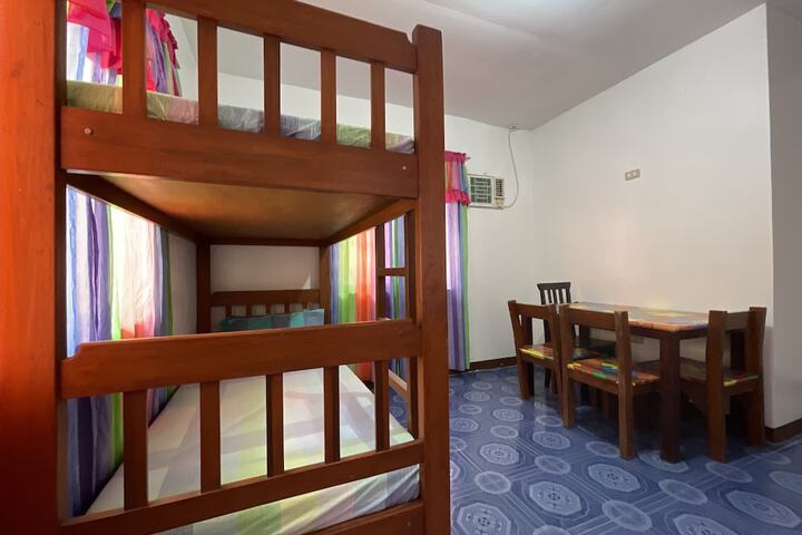 Room 13 of 200