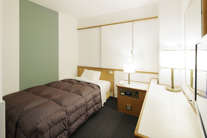 Room 4 of 30