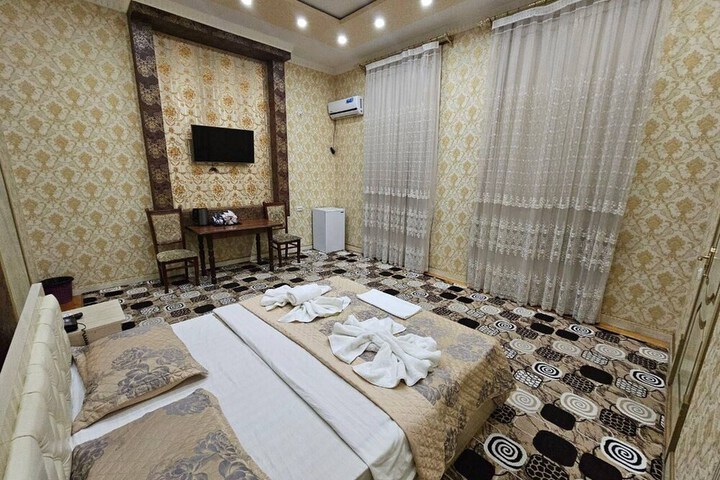 Room 6 of 6