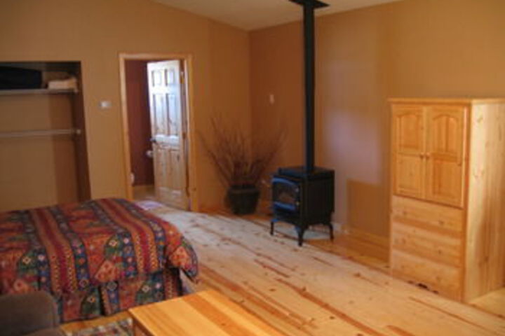Room 4 of 18