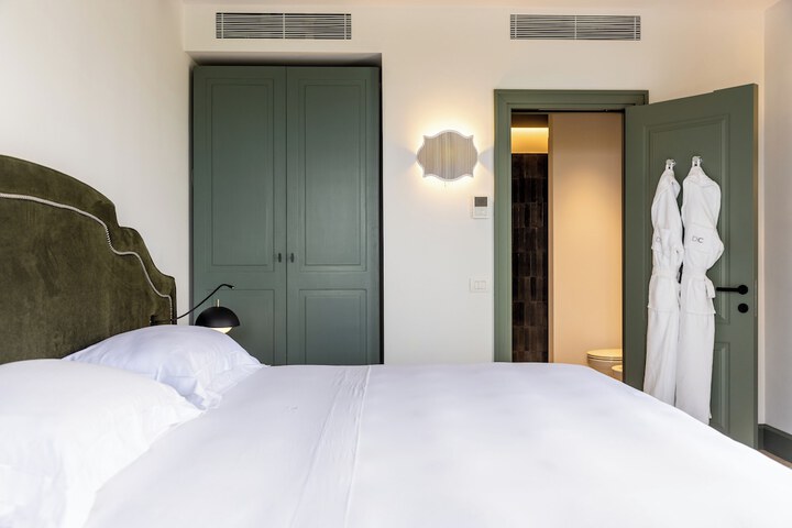 Room 17 of 209
