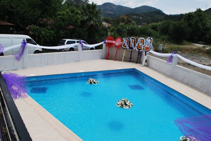 Pool 27 of 38